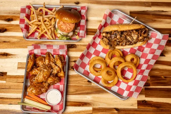 Jaxx Wing Co., Bradenton