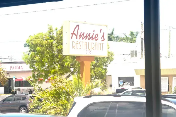 Annie's Restaurant, Cape Coral