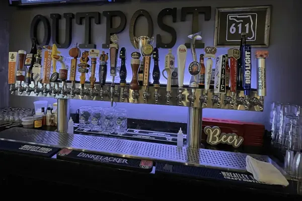 Outpost 611 Eatery & Taphouse, Clearwater