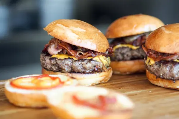 Classic Burger at McK's Tavern, Daytona Beach – $13 on the menu