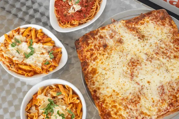 NY Cheese Slice at Delray Pizza, Delray Beach – $3.50 on the menu
