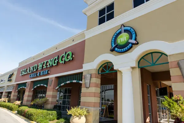 Island Wing Company Grill & Bar - Destin, Destin