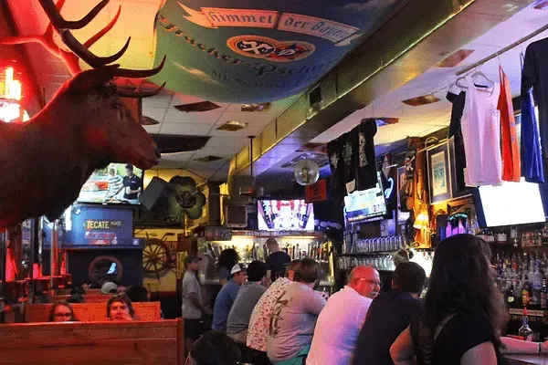 10″ Cheese Personal Pizza at Salty Dog Saloon, Gainesville – $5.99 on the menu