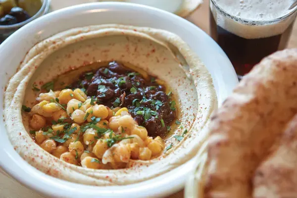 Vish Hummus Hollywood, Hollywood