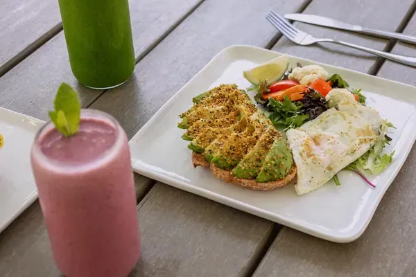 Brain Octane MCT OIL at Date & Thyme Organic Cafe And Market, Key West – $2 on the menu