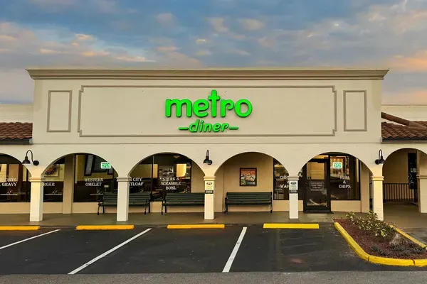 Classic Burger at Metro Diner Lakeland, Lakeland – $12.69 on the menu