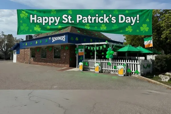 Schooners Sports Bar & Grille, Largo