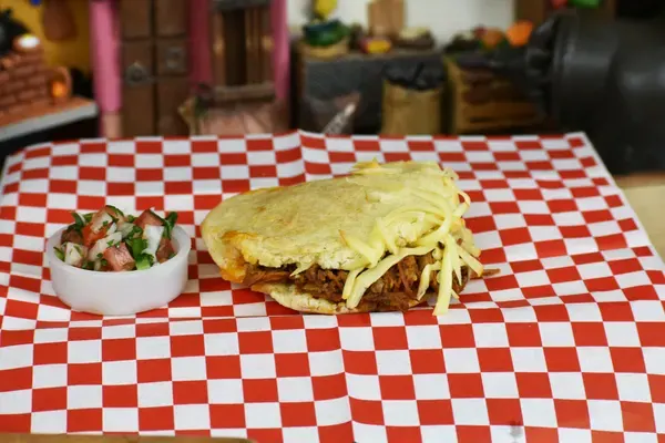 Pollo o pernil o carne at Arepa con que, Melbourne
