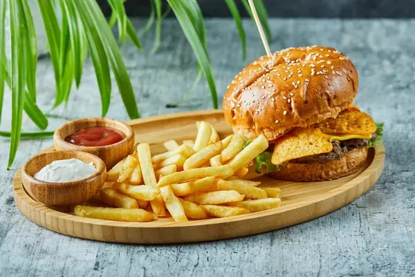 3 Pc. Tenders at Lizzy's, Melbourne – $7.36 on the menu
