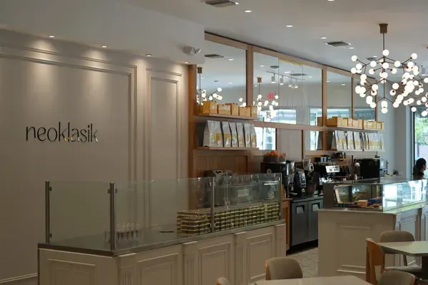 Neoklasik Modern Artisan Bakery, Miami