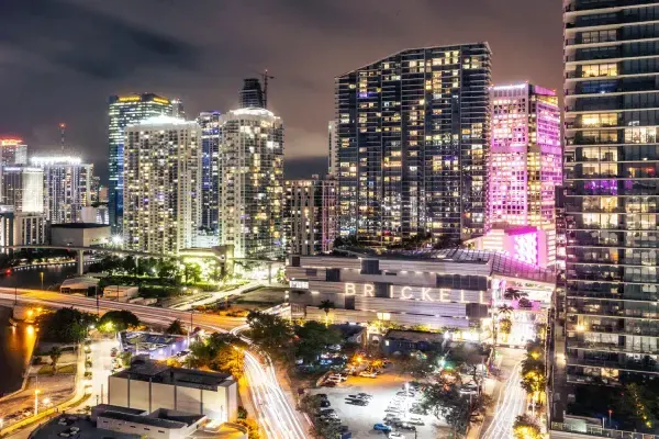 Rosa Sky, Miami