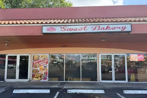 Sweet Bakery Cafeteria, Miami