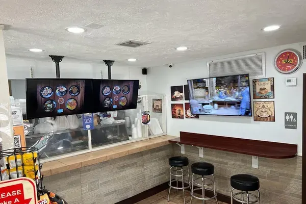 Tacitas Cafeteria Latin Cuisine, Miami