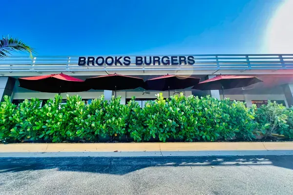 Brooks Bar & Grill, Naples