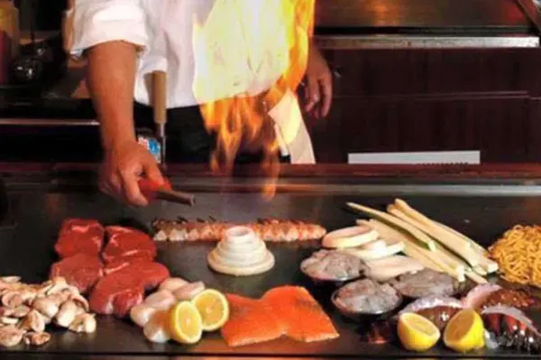Maguro Sushi & Steak House, Naples