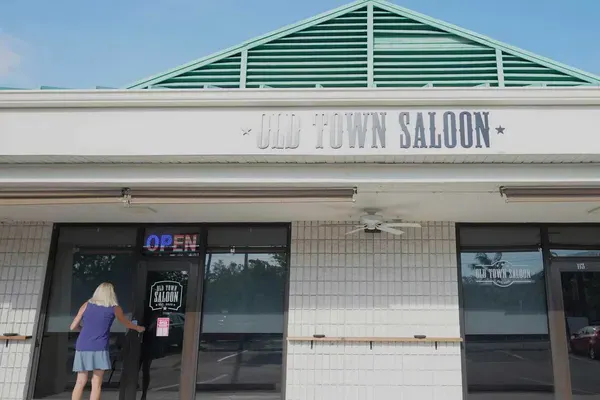 Old Town Saloon, Naples