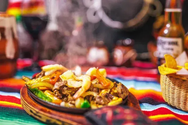 Taco Lindo, Naples
