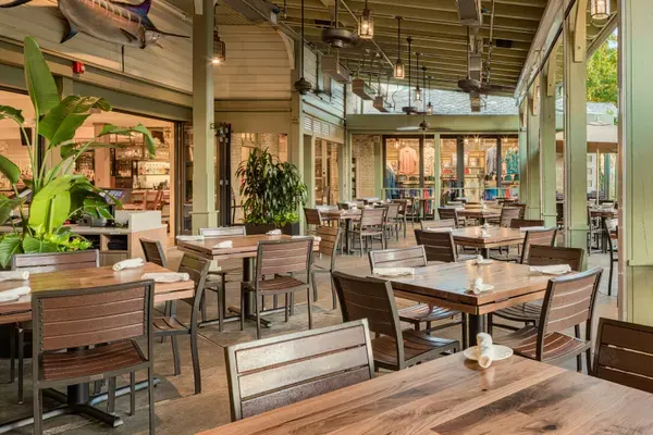 Filet Mignon Salad at Tommy Bahama Restaurant & Bar, Naples – $32 on the menu