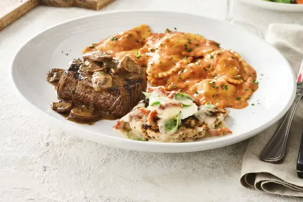 Spaghetti and Meatball at Carrabba's Italian Grill, Orlando – $8.99 on the menu