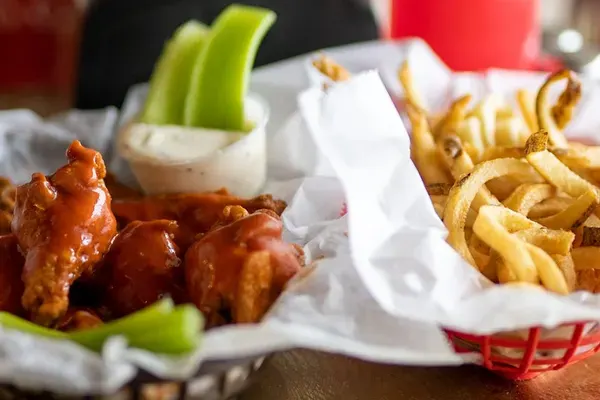 7 Piece Wings at Flyers Wings & Grill, Orlando