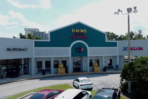 Mango Tango Smoothie at U & Me Revolving Hot Pot会友川味火锅, Orlando – $7.99 on the menu