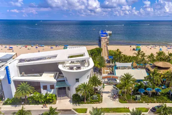 Oceanic at Pompano Beach Pier, Pompano Beach