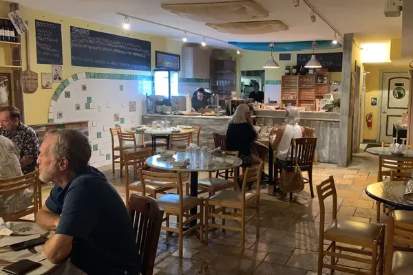 Hot Tea at La Mucca Ballerina, Sarasota – $4 on the menu