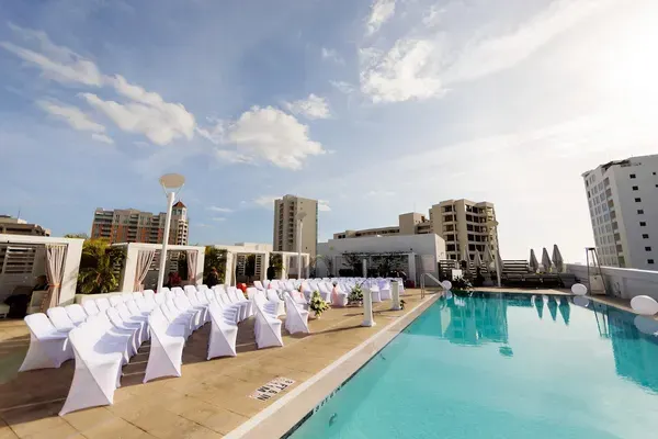 Perspective Rooftop Pool Bar, Sarasota