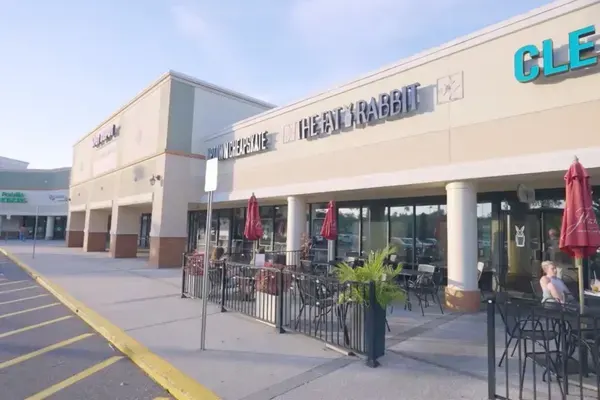 Wing Flight at The Fat Rabbit Pub, Sarasota