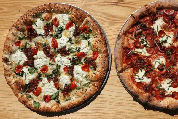 Flippers Pizza Co. - St. Petersburg, St. Petersburg