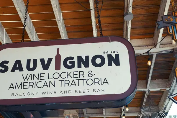Sauvignon Wine Locker, St. Petersburg