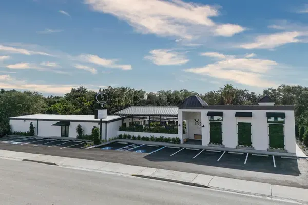 1983 Restaurant Bar & Arcade, Tampa