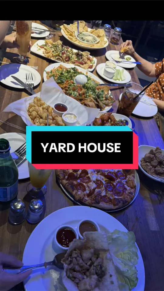 Pizza at Yard House, Boca Raton