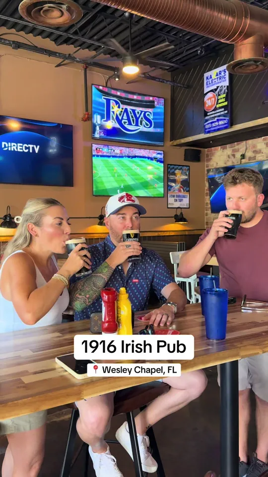 Wings at 1916 Irish Pub Brandon, Brandon