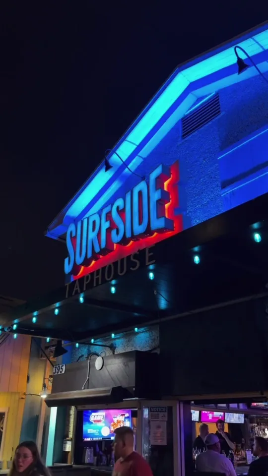 Wings at Surfside Taphouse, Clearwater – $9 on the menu