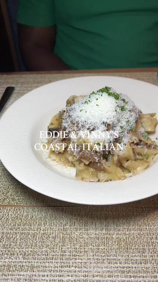 Video at Eddie and Vinny's, Coral Springs