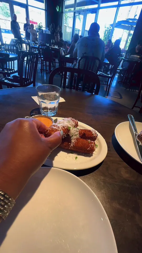 Pizza at Delray Pizza, Delray Beach – $3.50 on the menu
