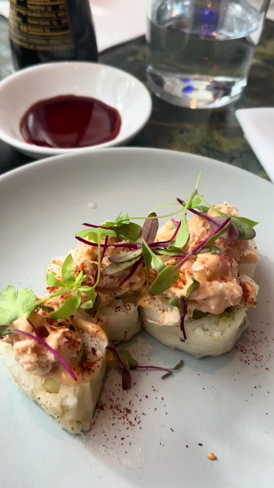 Video at Earls Kitchen + Bar, Fort Lauderdale