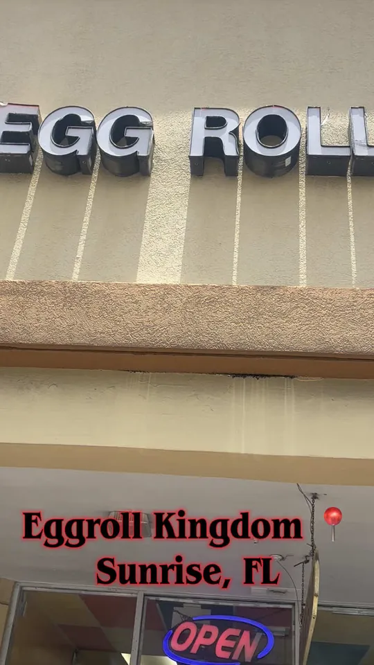 Egg roll at Egg Roll Kingdom, Fort Lauderdale – $2.59 on the menu