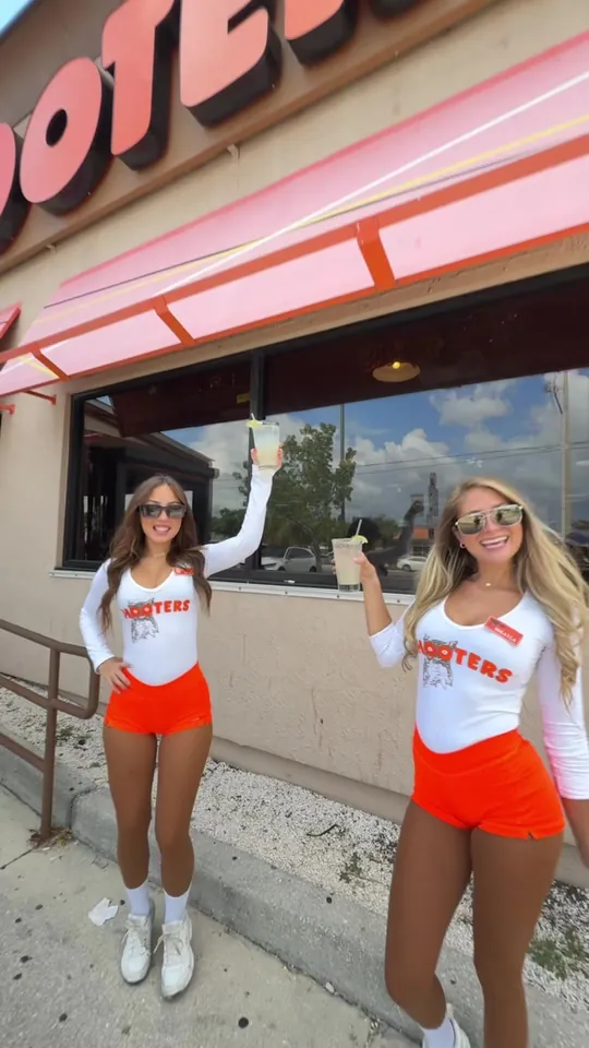 Video at Hooters, Fort Lauderdale