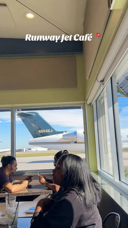 Breakfast at Jet Runway Cafe, Fort Lauderdale