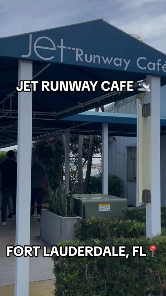 Breakfast at Jet Runway Cafe, Fort Lauderdale