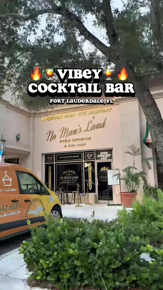 Cocktails at No Man's Land, Fort Lauderdale – $10 on the menu