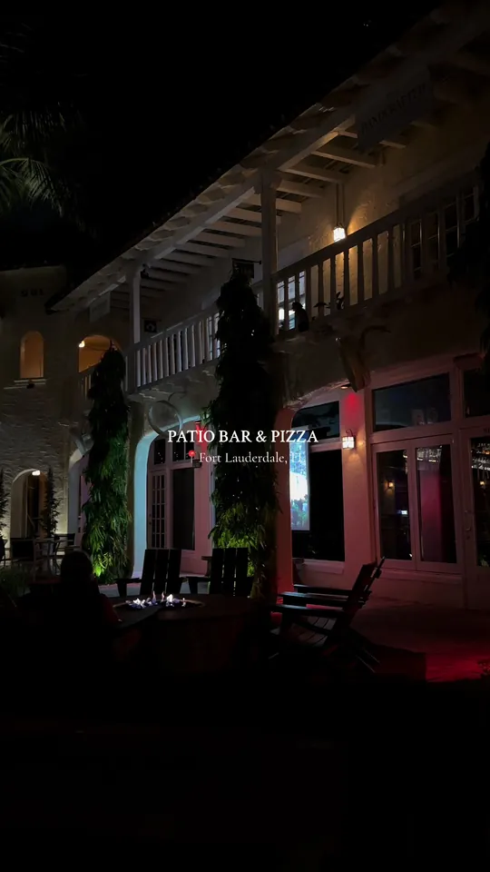 Pizza at Patio Bar & Pizza, Fort Lauderdale