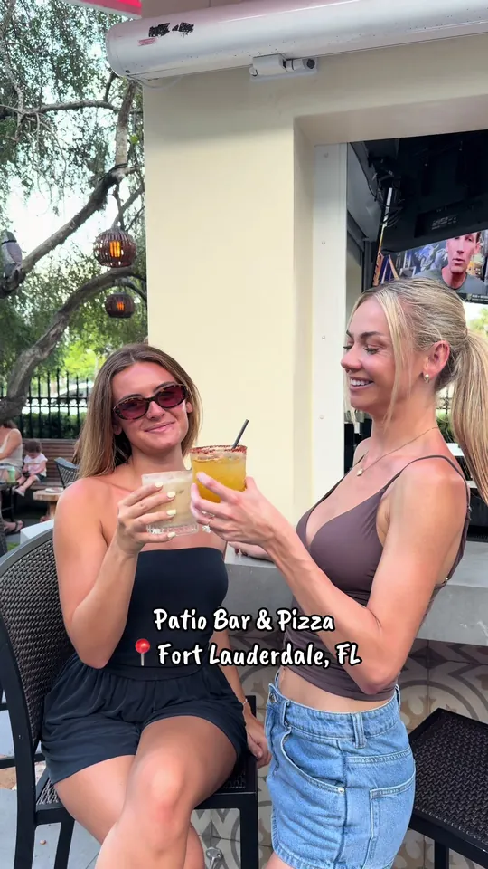 Pizza at Patio Bar & Pizza, Fort Lauderdale