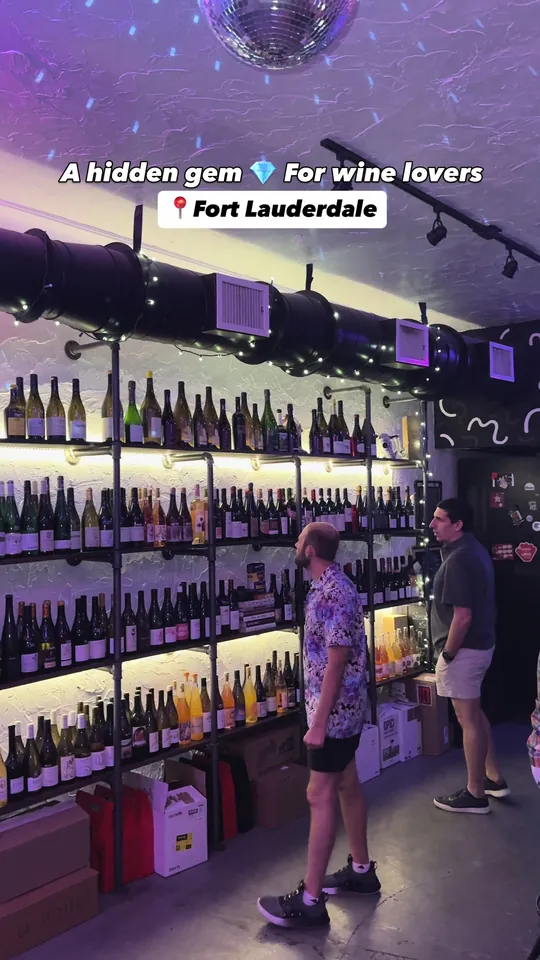 Wine at Sidewalk Bottleshop, Fort Lauderdale