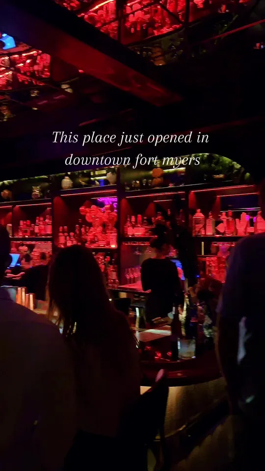 Cocktails at Hogwash, Fort Myers – $8 on the menu