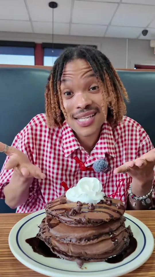 Video at Ihop, Fort Myers