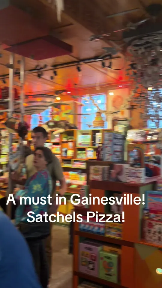 Pizza at Satchel's Pizza, Gainesville