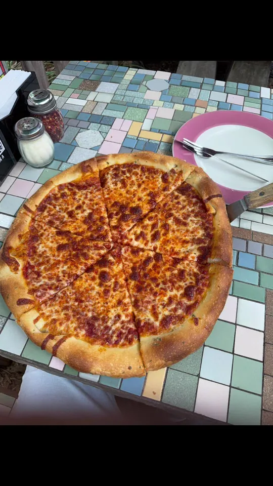 Pizza at Satchel's Pizza, Gainesville